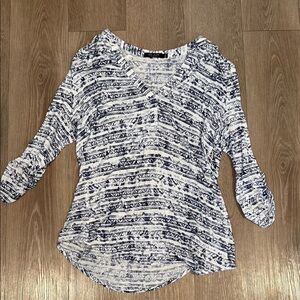 Max Jeans White and Blue Graphic 3/4 Sleeve Blouse